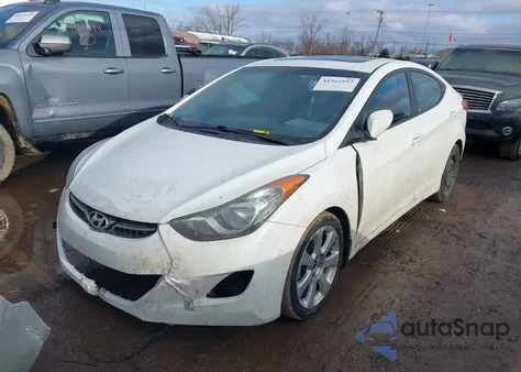 2013 Hyundai Elantra Limited z USA, uszkodzony, nr VIN 5NPDH4AE2DH196270